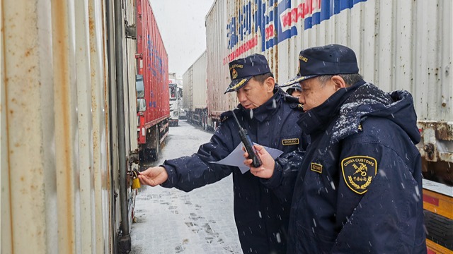 天津海关保障雨雪天有序通关